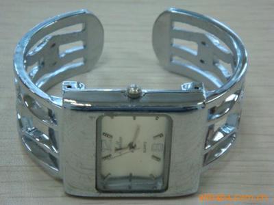 新款7341女裝手鐲表 時尚與實用的完美融合